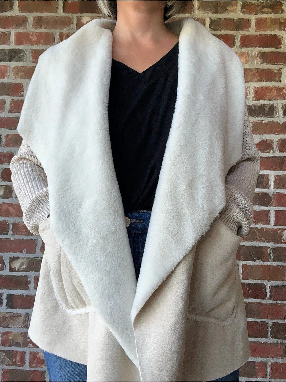 VICI Faux Fur Collar Knit Vest in Cream Size Large